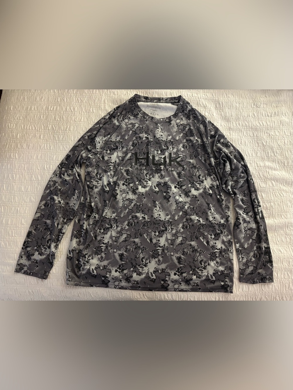 Huk Men’s Long Sleeve Performance Shirt - Gray Camo XL